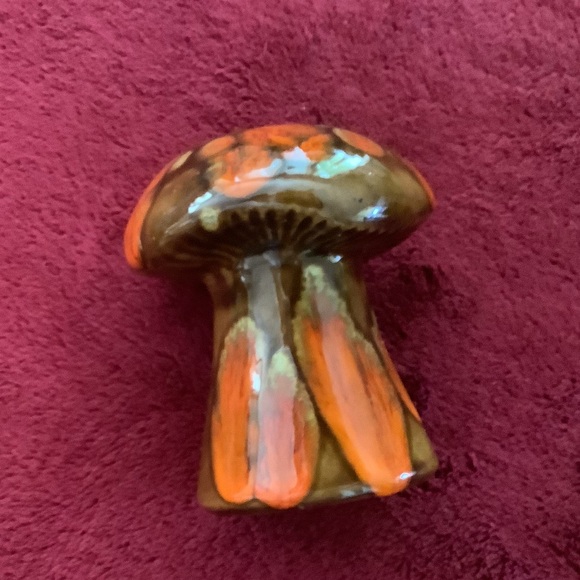 Vintage 1978 Hobbyist Ceramic Mushroom Shaker - Picture 2 of 5